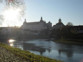 Гостиница Hotel am Fluss  Нойбург-На-Дунае